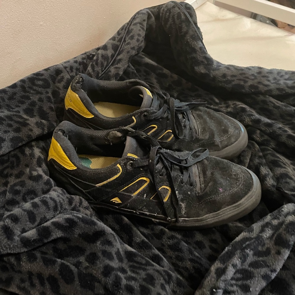 Men’s skater sneakers